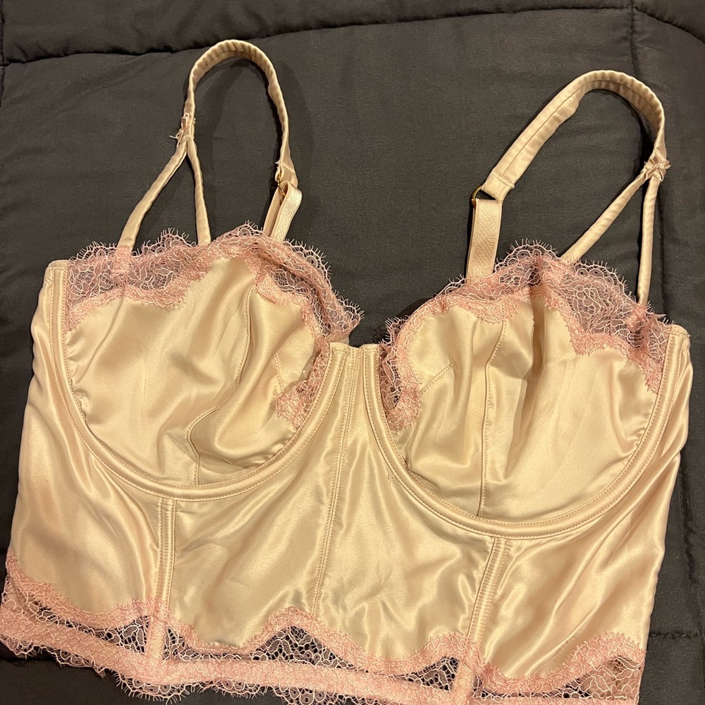 36DD VS lingerie top